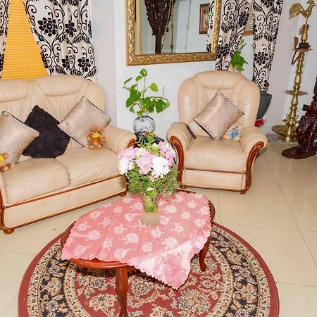 Benjamin Guest House Yiewsley Bagian luar foto