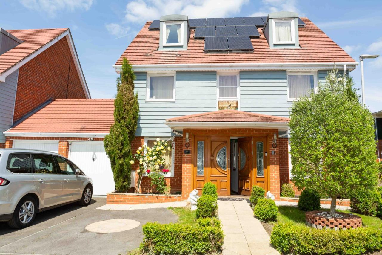 Benjamin Guest House Yiewsley Bagian luar foto