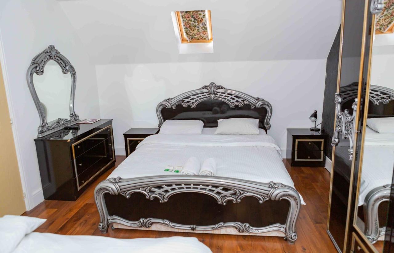 Benjamin Guest House Yiewsley Bagian luar foto