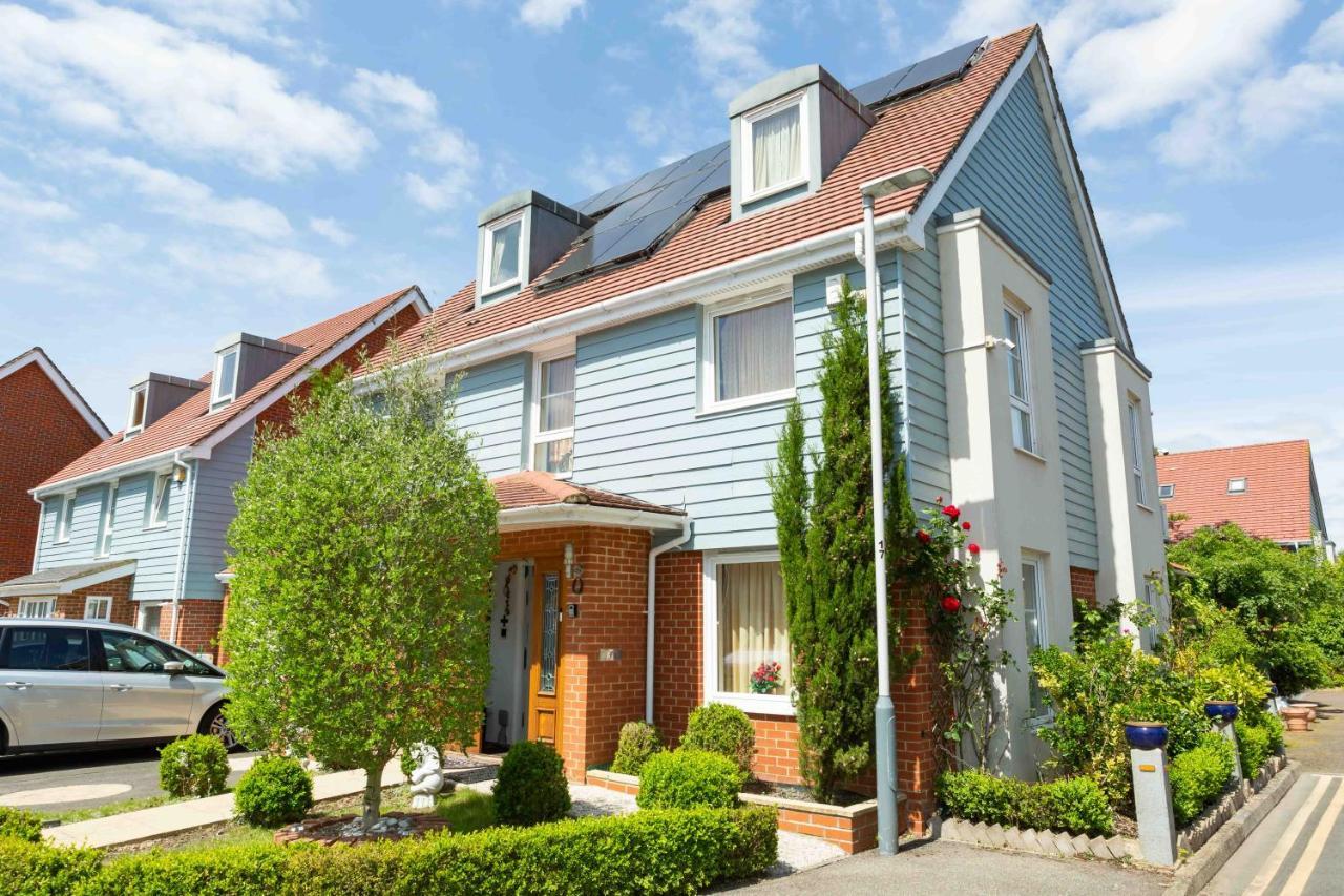 Benjamin Guest House Yiewsley Bagian luar foto