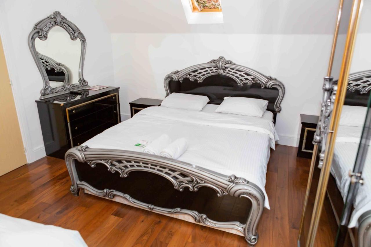 Benjamin Guest House Yiewsley Bagian luar foto