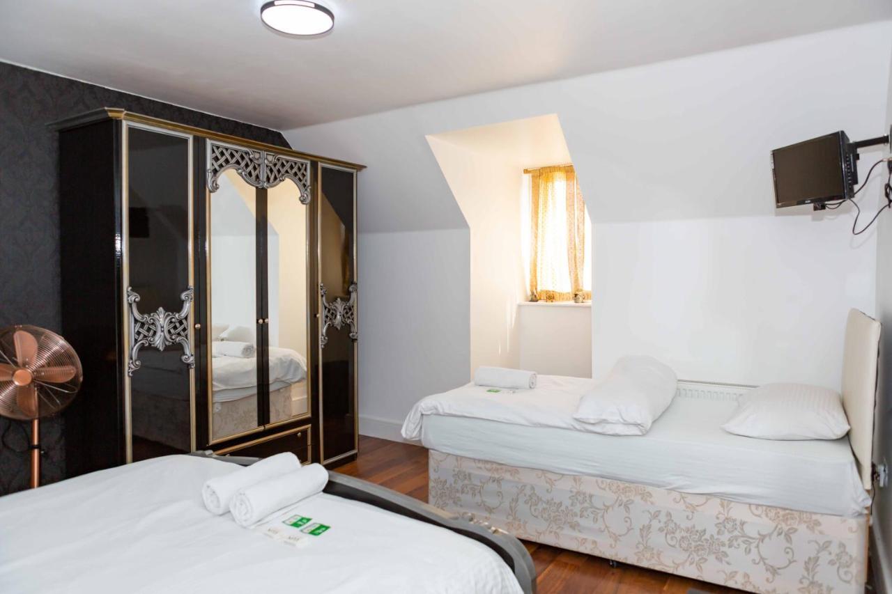 Benjamin Guest House Yiewsley Bagian luar foto