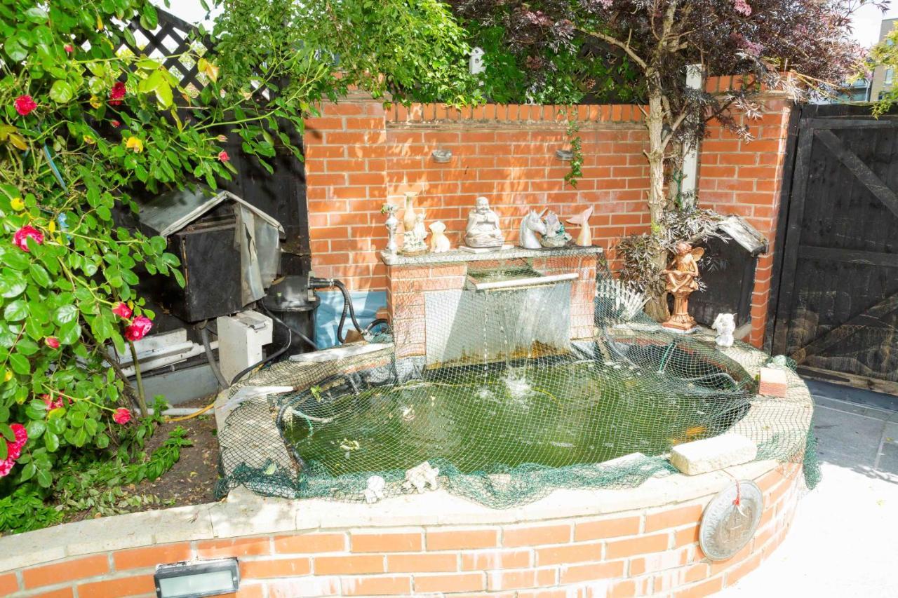 Benjamin Guest House Yiewsley Bagian luar foto