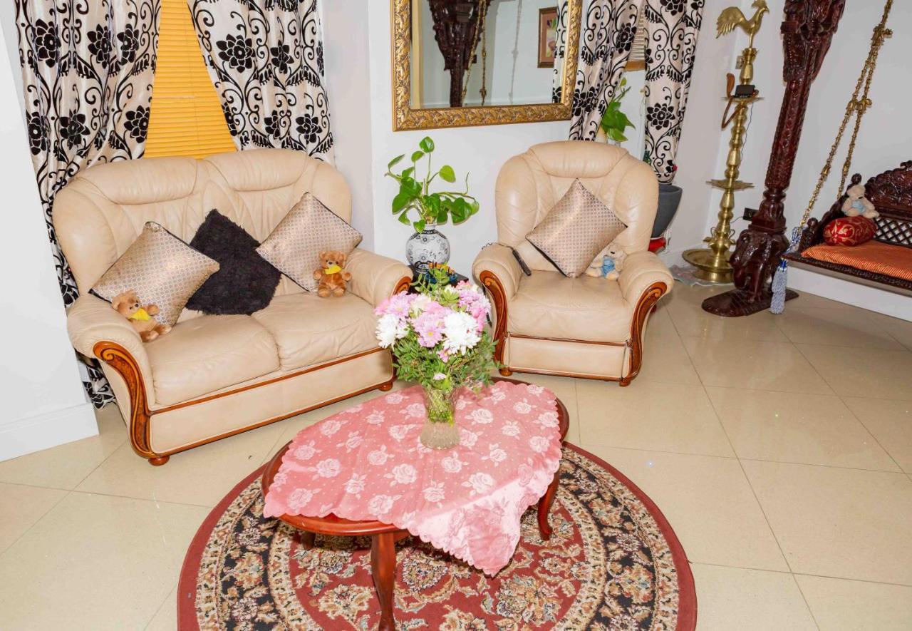 Benjamin Guest House Yiewsley Bagian luar foto